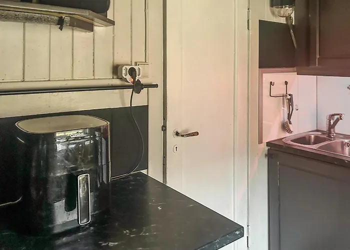 1 Bedroom Beautiful In Casa de Férias *