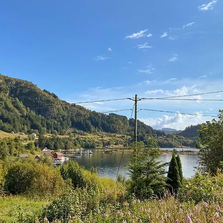 1 Bedroom Beautiful In Prázdninový dům Korssund