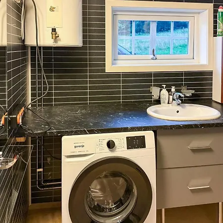 1 Bedroom Beautiful In Korssund